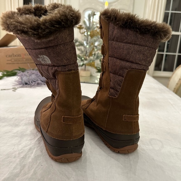 NWOT The North Face Primaloft Waterproof Fur Boots - Picture 3 of 5